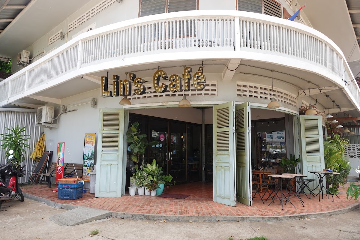 Lin's Cafe